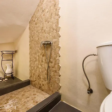 Hara's In , Paros * Nausa