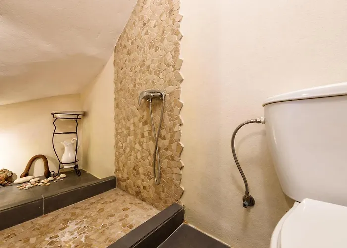 Hara's In , Paros * Naousa (Paros)