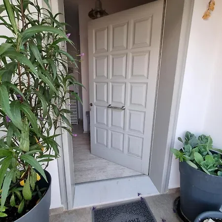Hara's In , Paros بيت للعطل