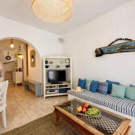Hara's In , Paros بيت للعطل ناوسا