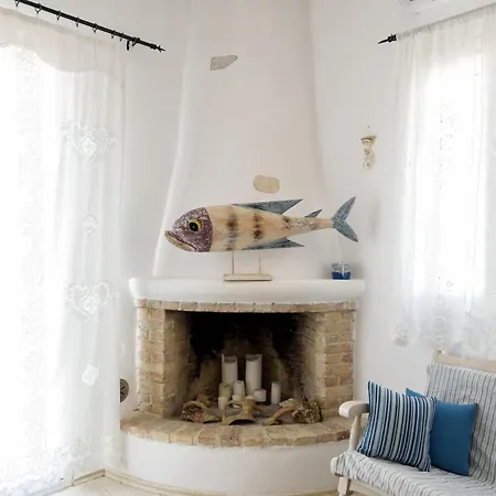 Hara's In , Paros * Naousa (Paros)