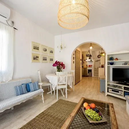 Hara's In , Paros * Naousa (Paros)