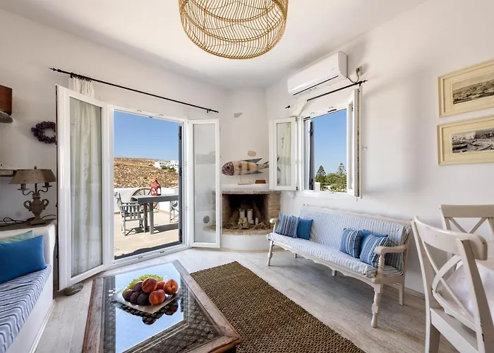 Hara's In , Paros Nausa