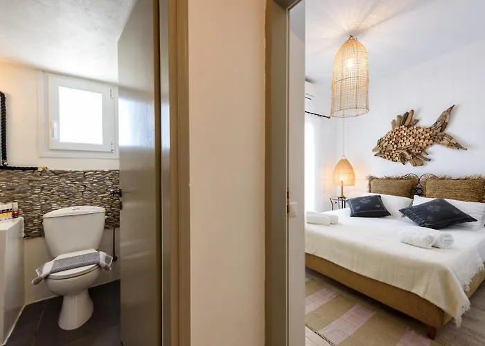 Hara's In , Paros * Nausa