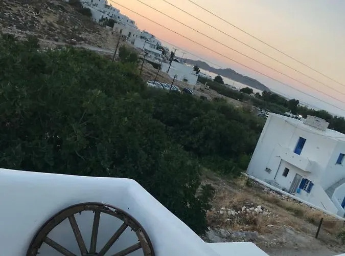 Hara's In , Paros